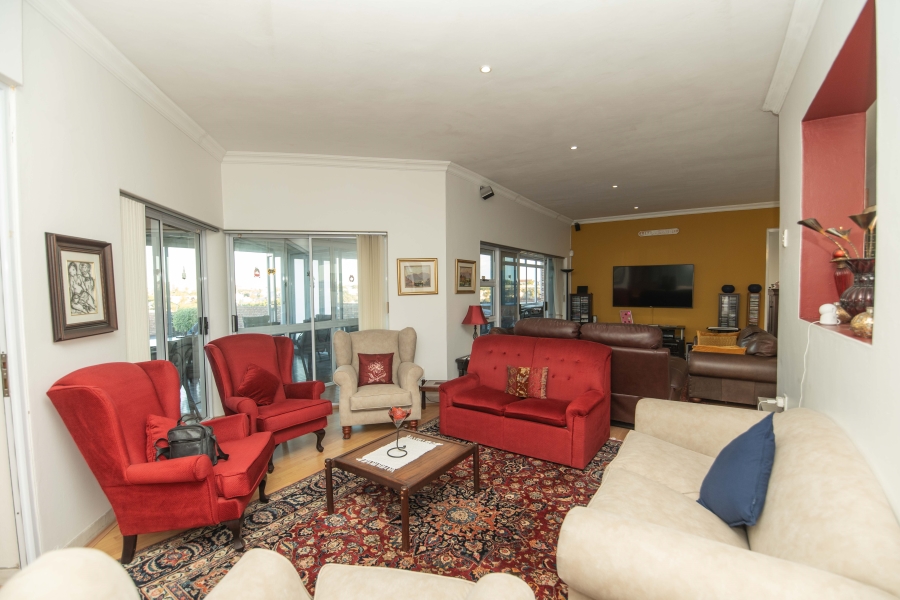 6 Bedroom Property for Sale in Humerail Eastern Cape